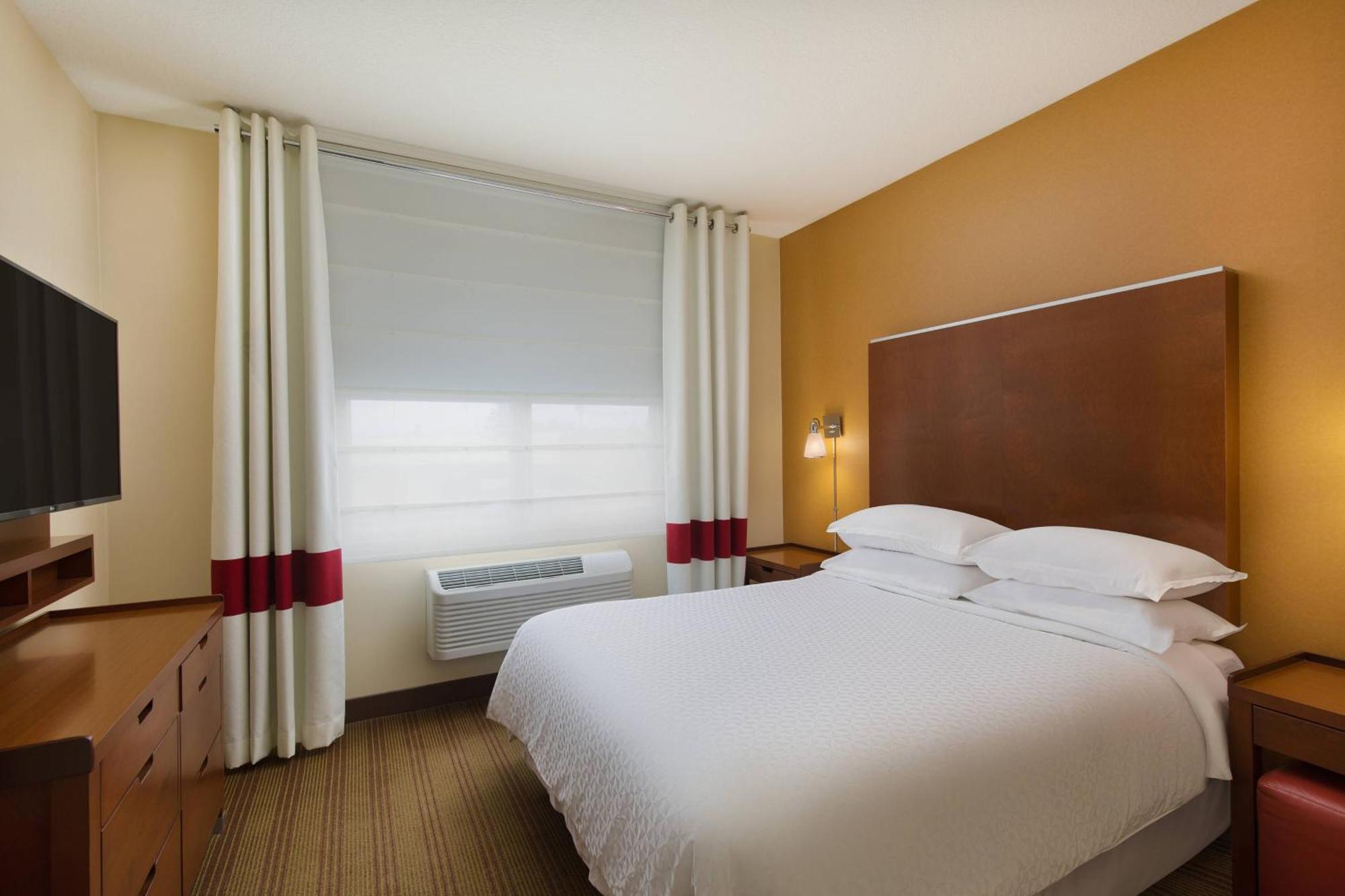 Four Points By Sheraton Portland East Fairview Buitenkant foto